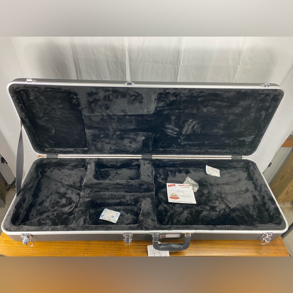 *NWT* Gator Electric Guitar Case - Picture 1 of 4